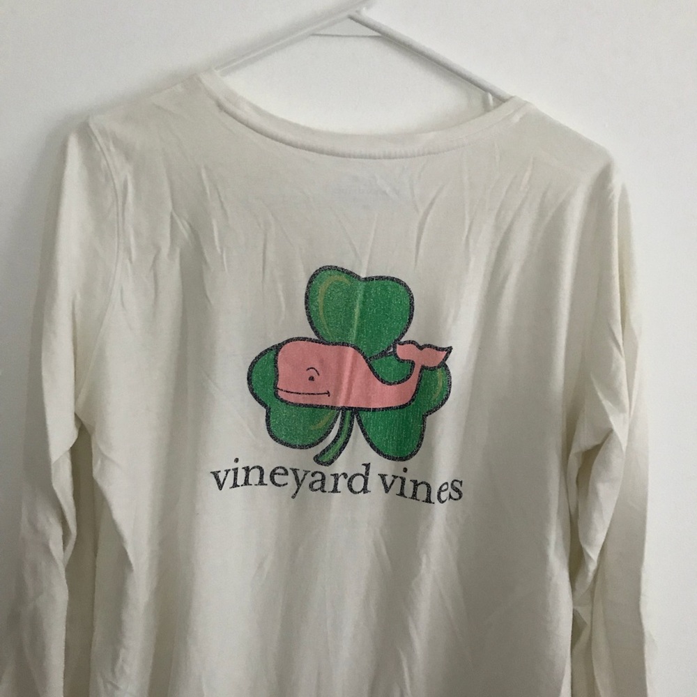 Vineyard vines shamrock tee